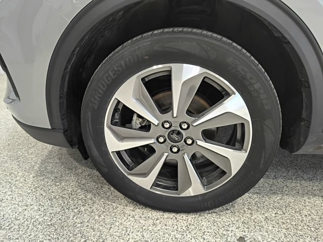 Used 2023 Ford Escape Platinum AWD/4WD image 10