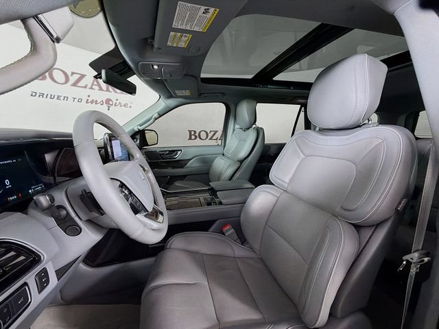 Used 2019 Lincoln Navigator Select RWD image 25