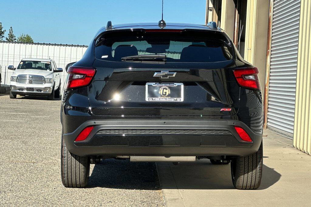 New 2026 Chevrolet Trax RS w/ Sunroof Package image 5