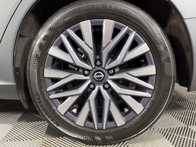 Used 2024 Nissan Altima 2.5 SV image 15