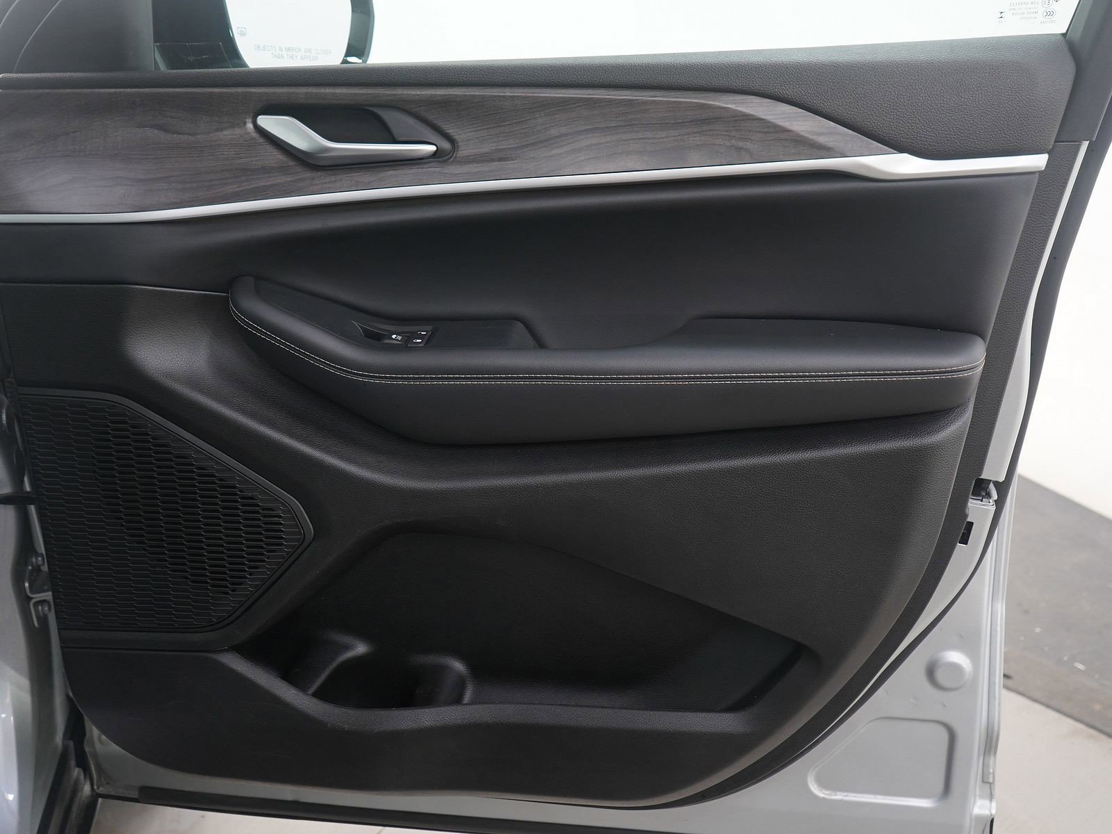 Used 2023 Jeep Grand Cherokee L Limited w/ Luxury Tech Group II image 13