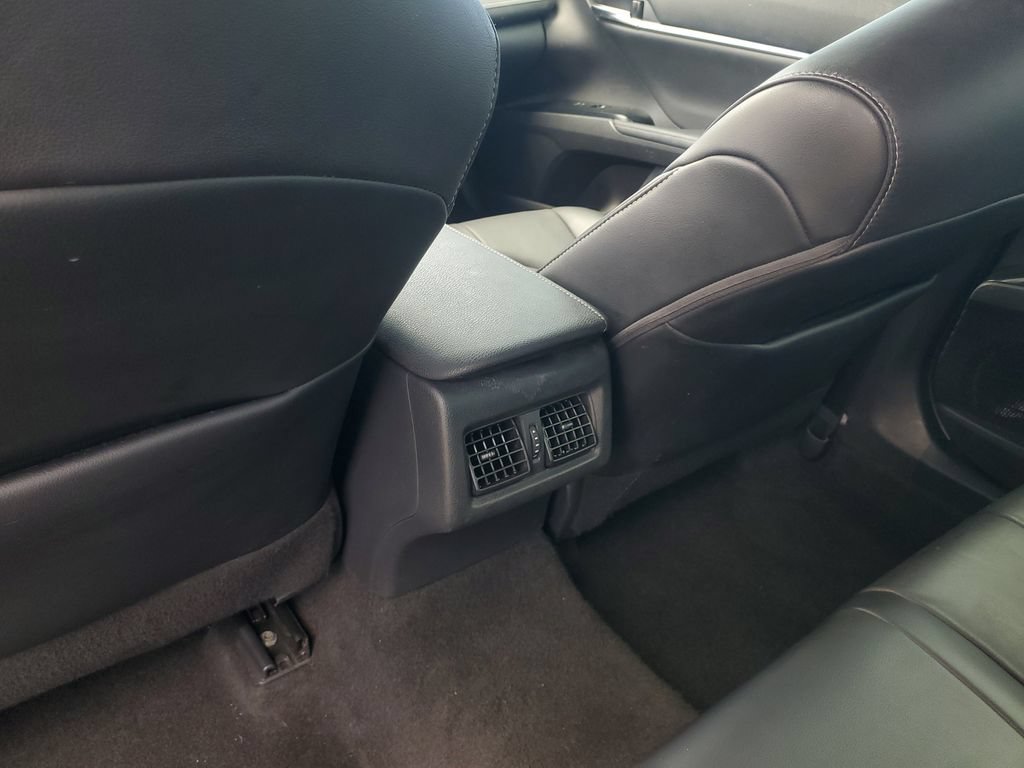 Used 2020 Toyota Camry XSE FWD image 13