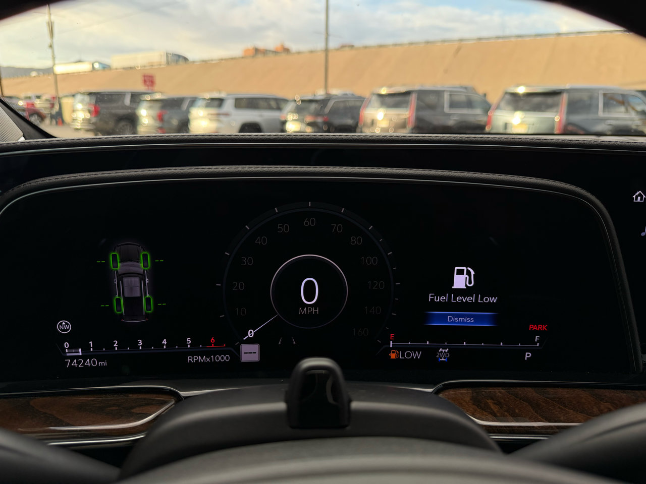 Used 2022 Cadillac Escalade Sport Platinum w/ LPO, ONYX Package image 24