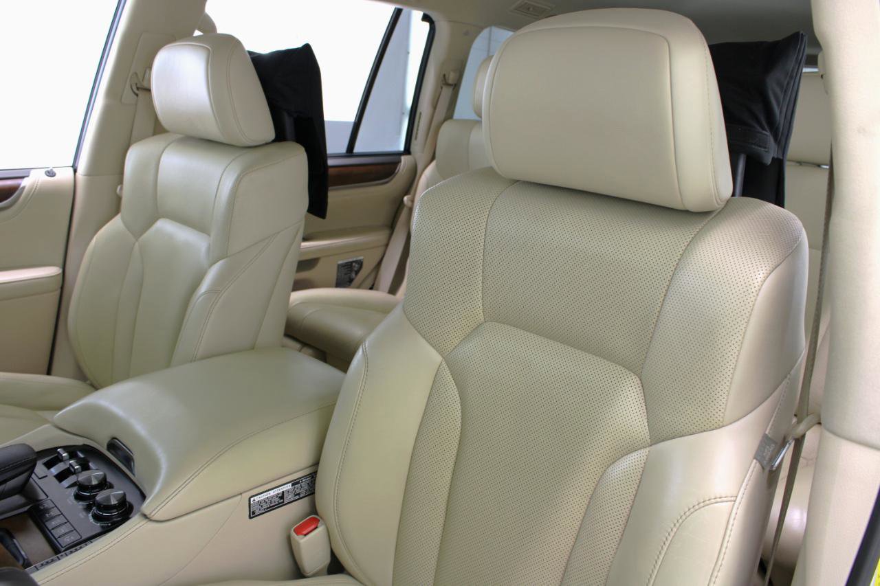 Used 2017 Lexus LX 570 4WD w/ Luxury Package image 33