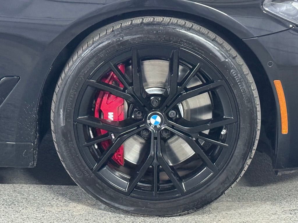 Used 2023 BMW M550i xDrive w/ Executive Package image 5