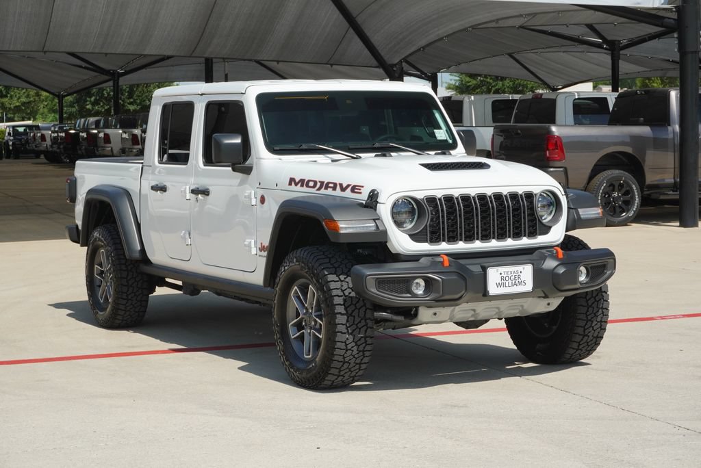 Used 2025 Jeep Gladiator Mojave w/ Convenience Group AWD/4WD image 5