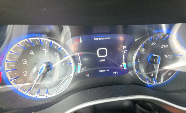 Used 2025 Chrysler Pacifica Select FWD image 5