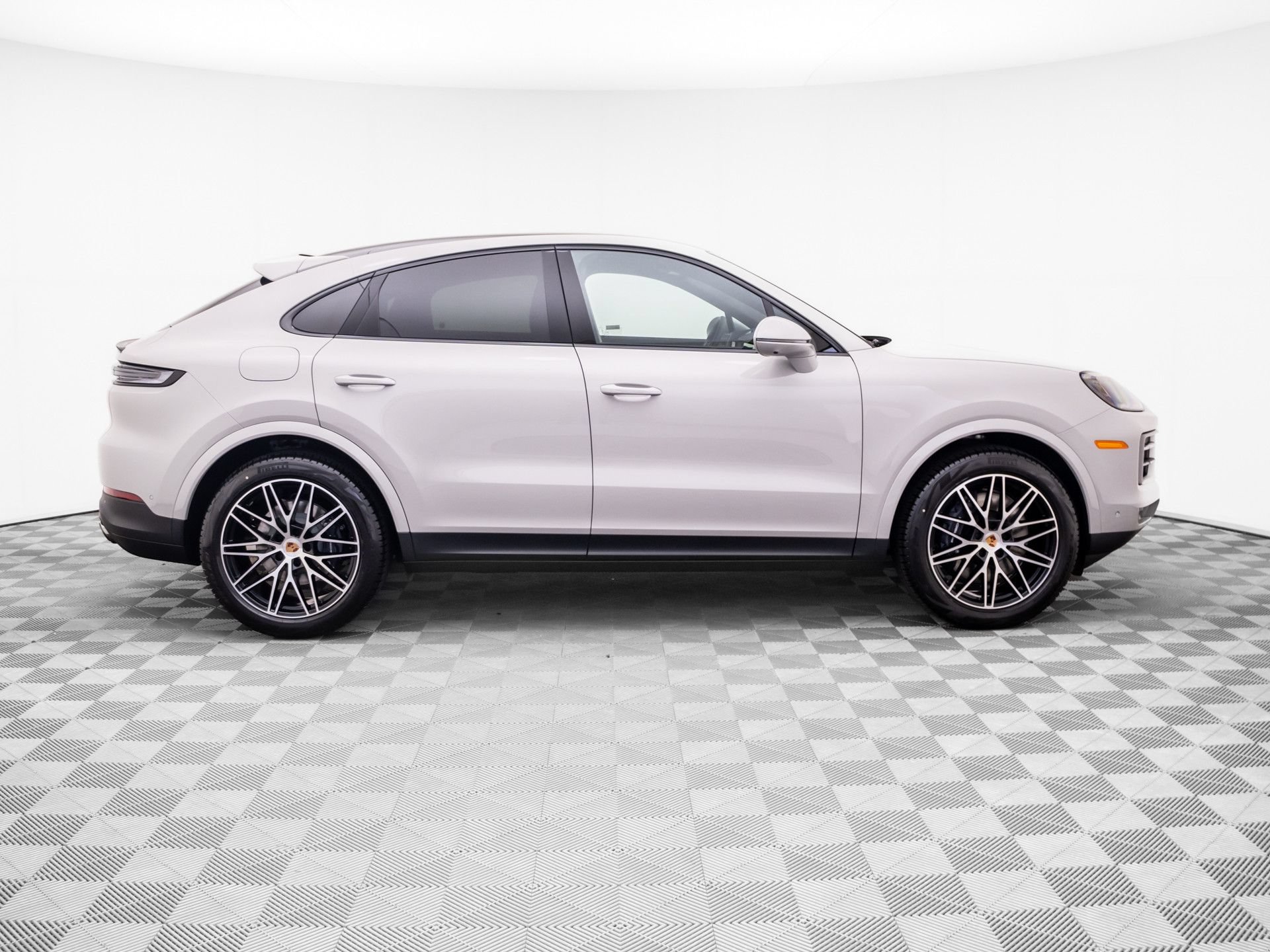 New 2026 Porsche Cayenne Coupe AWD/4WD image 7