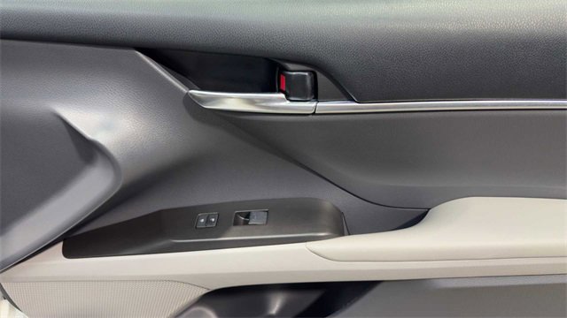 Used 2021 Toyota Camry SE w/ Convenience Package image 14