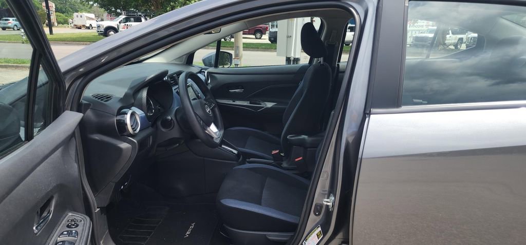 Used 2023 Nissan Versa SV FWD image 11