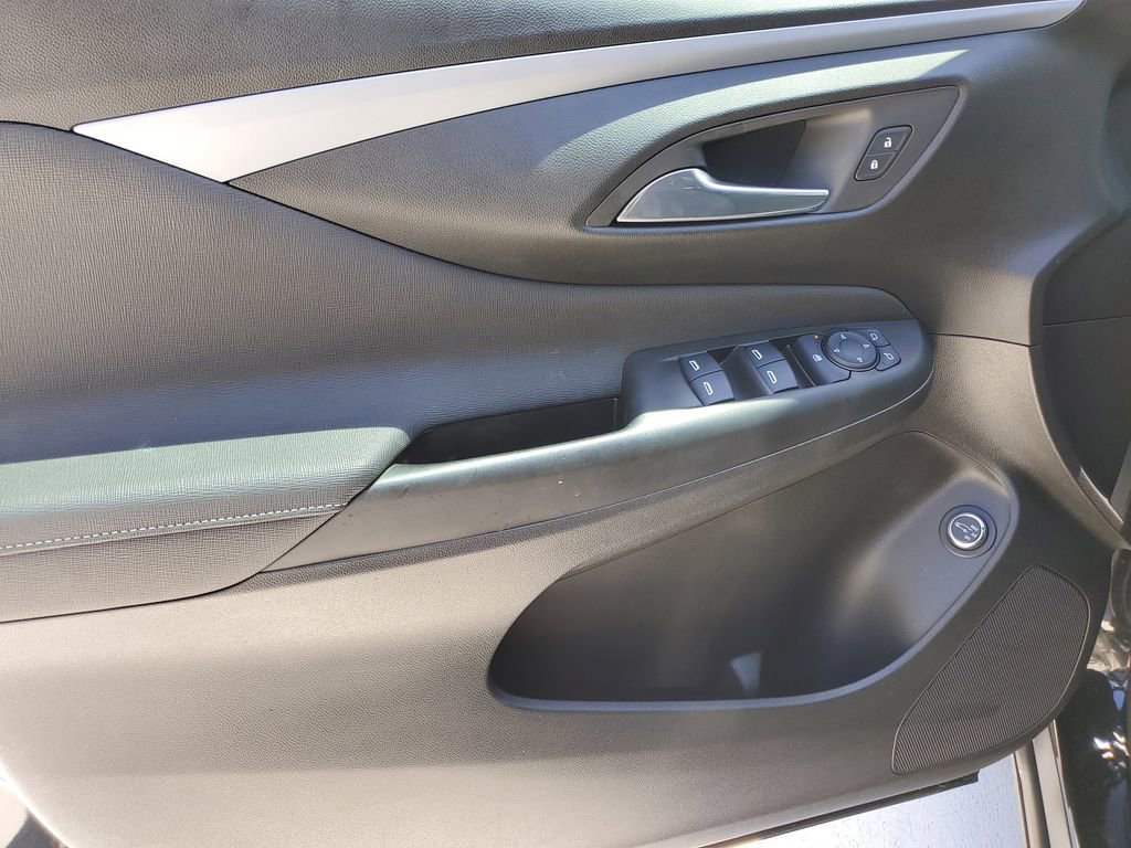 Used 2025 Buick Envista Preferred w/ Convenience I Package FWD image 17