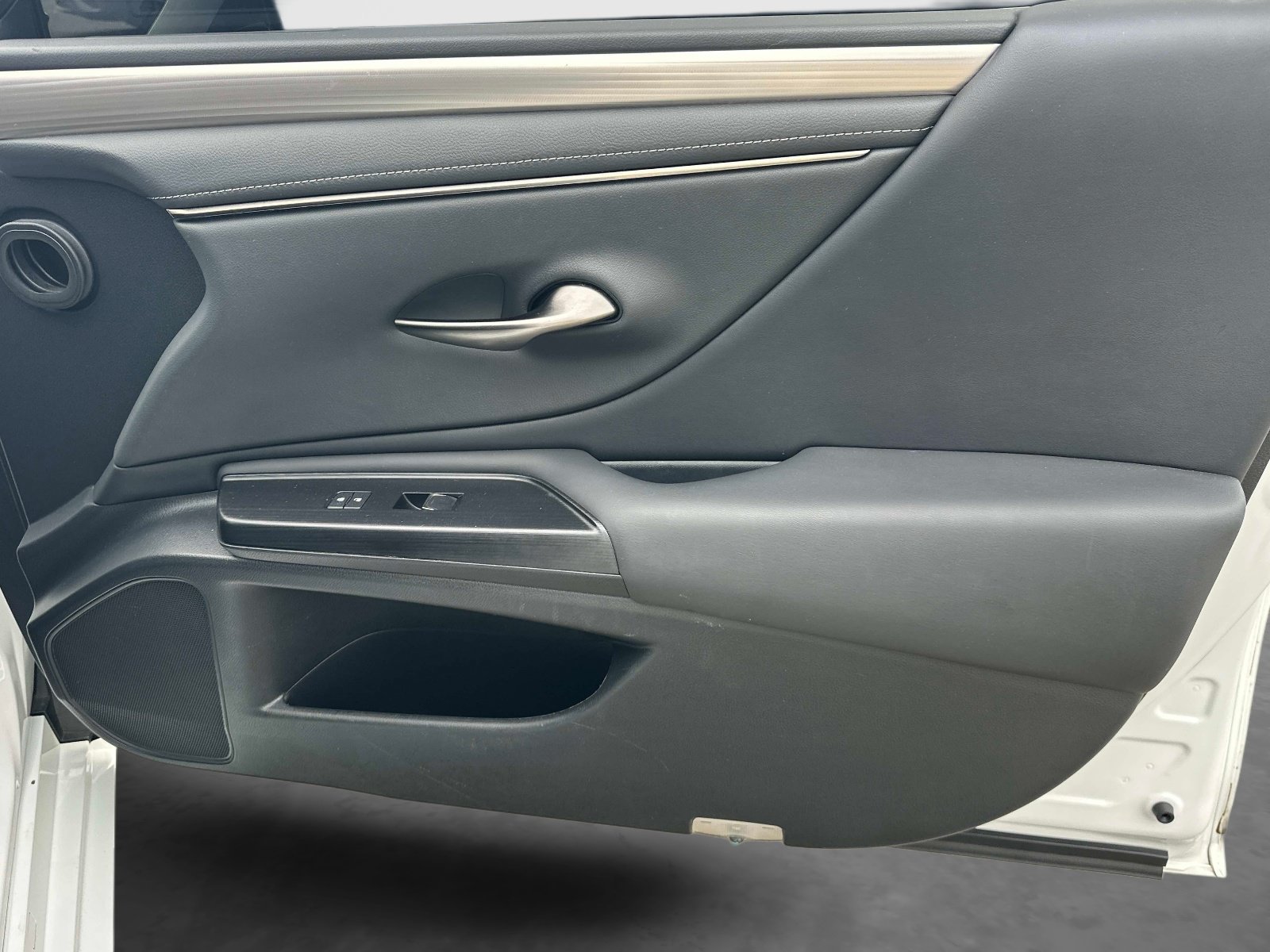 Used 2021 Lexus ES 350 F Sport w/ Accessory Package FWD image 9