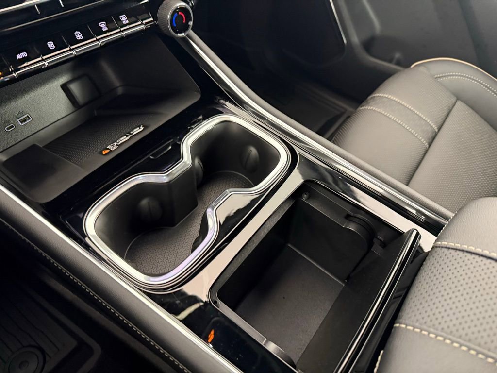 New 2026 Chevrolet Traverse High Country w/ LPO, Floor Liner Package image 33