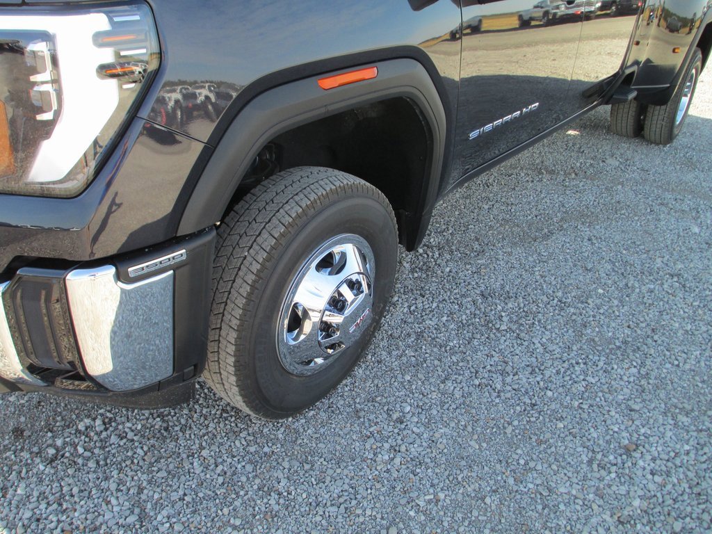 New 2026 GMC Sierra 3500 SLT w/ SLT Convenience Package image 14