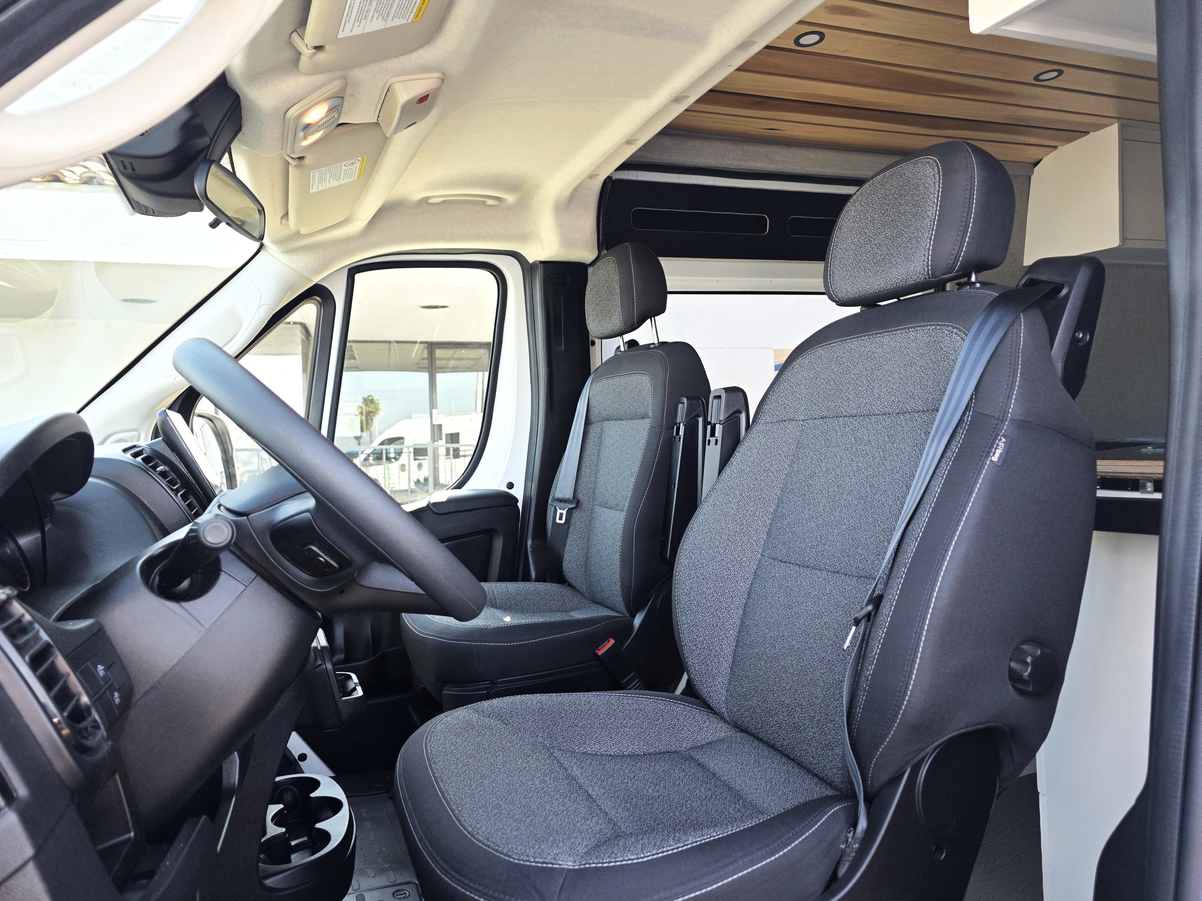 New 2023 RAM ProMaster 2500 w/ Safety Group FWD image 20