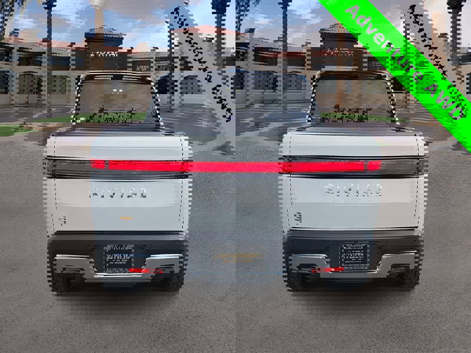 Used 2022 Rivian R1T Adventure image 7