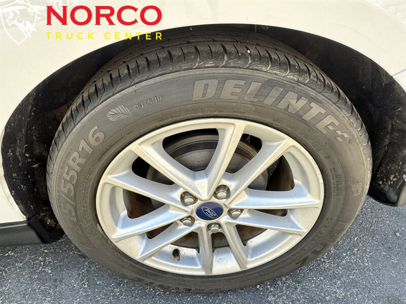 Used 2015 Ford Focus SE FWD image 10