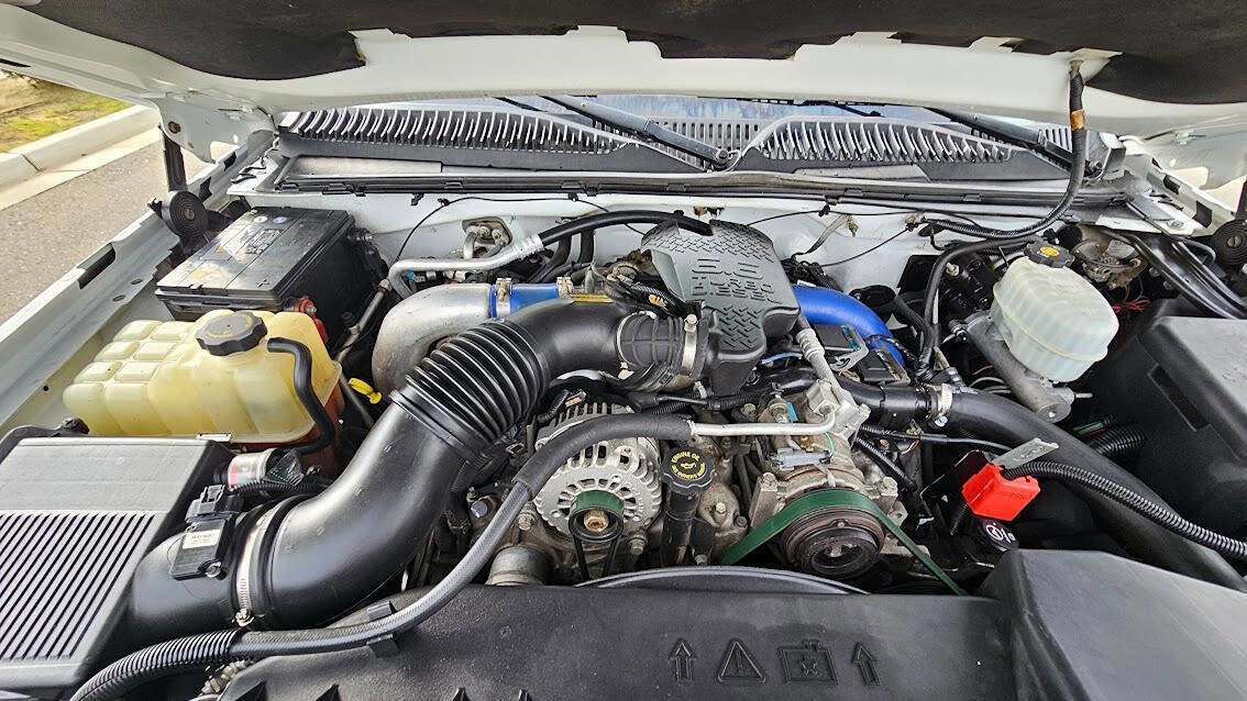 Used 2004 Chevrolet Silverado 2500 LT w/ Skid Plate Package image 38