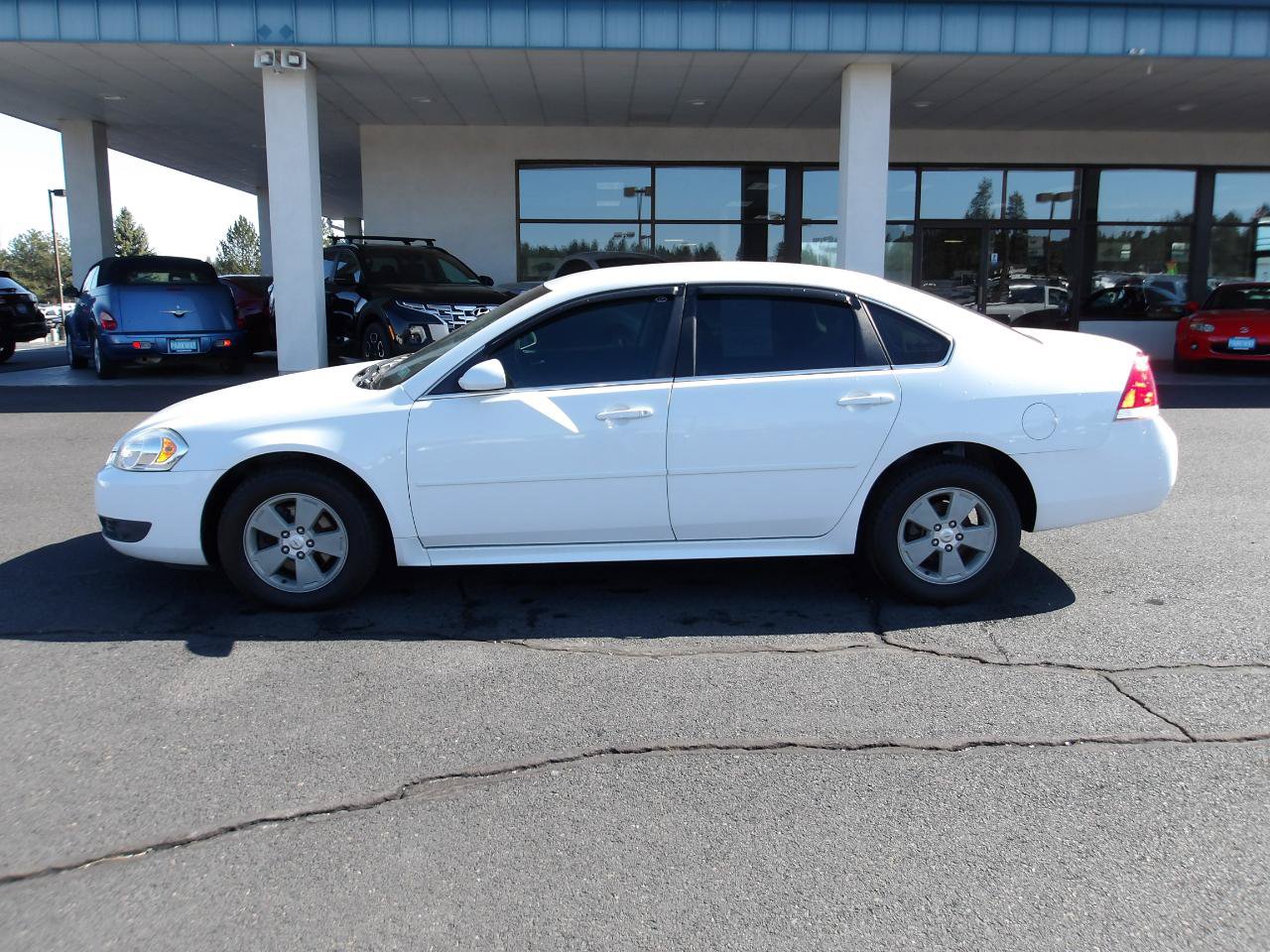 Used 2011 Chevrolet Impala LT FWD image 2