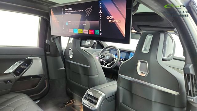Used 2024 BMW i7 M70 w/ Executive Package image 27