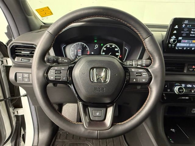 Used 2025 Honda Pilot TrailSport image 14