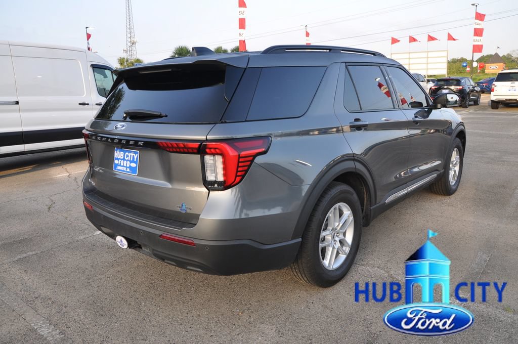 Used 2025 Ford Explorer Active RWD image 5