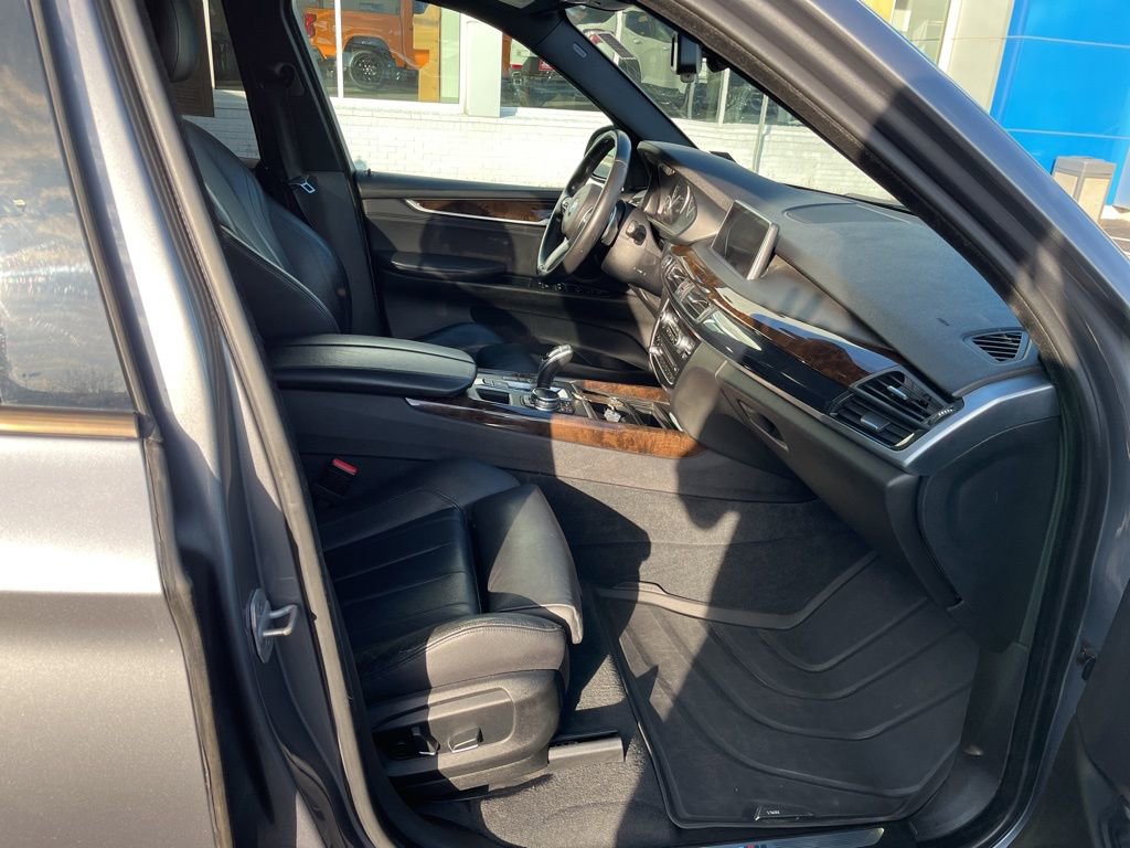 Used 2015 BMW X5 xDrive35d image 14
