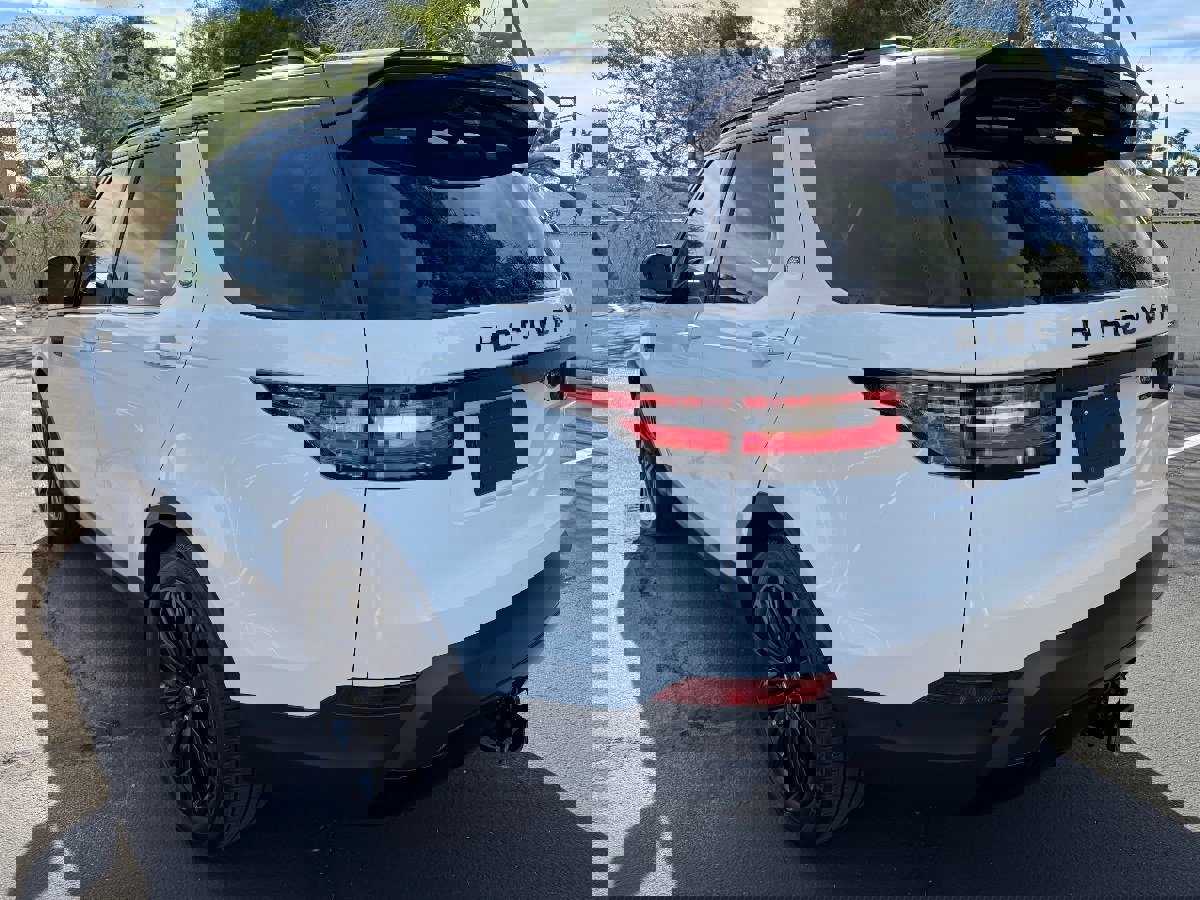 Used 2020 Land Rover Discovery HSE Luxury image 9