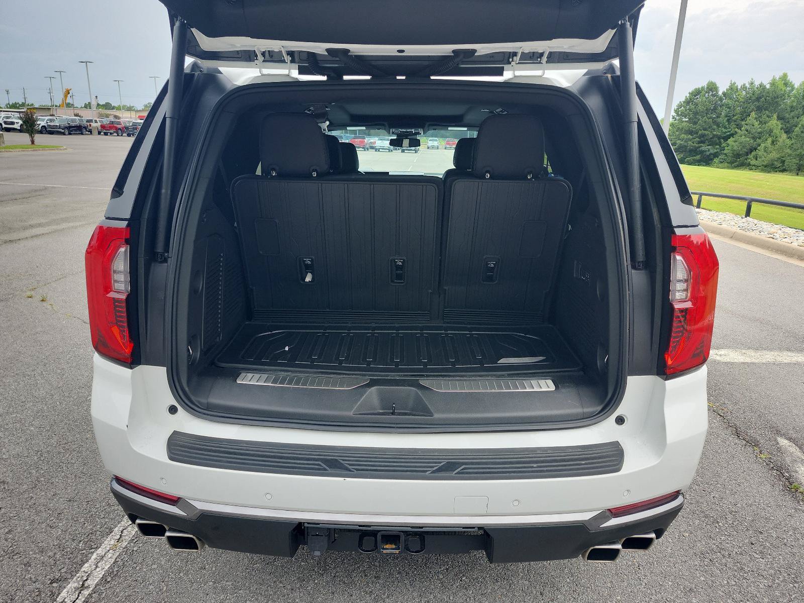 Certified 2026 GMC Yukon AT4 w/ LPO, Floor Liner Package AWD/4WD image 6