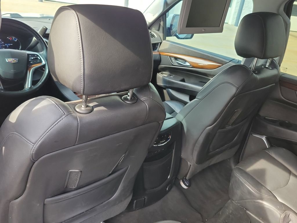 Used 2017 Cadillac Escalade ESV Premium Luxury image 32