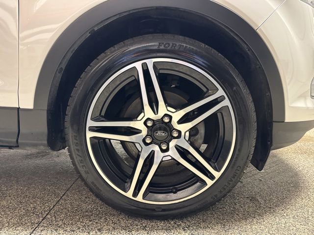 Used 2019 Ford Escape SEL image 28