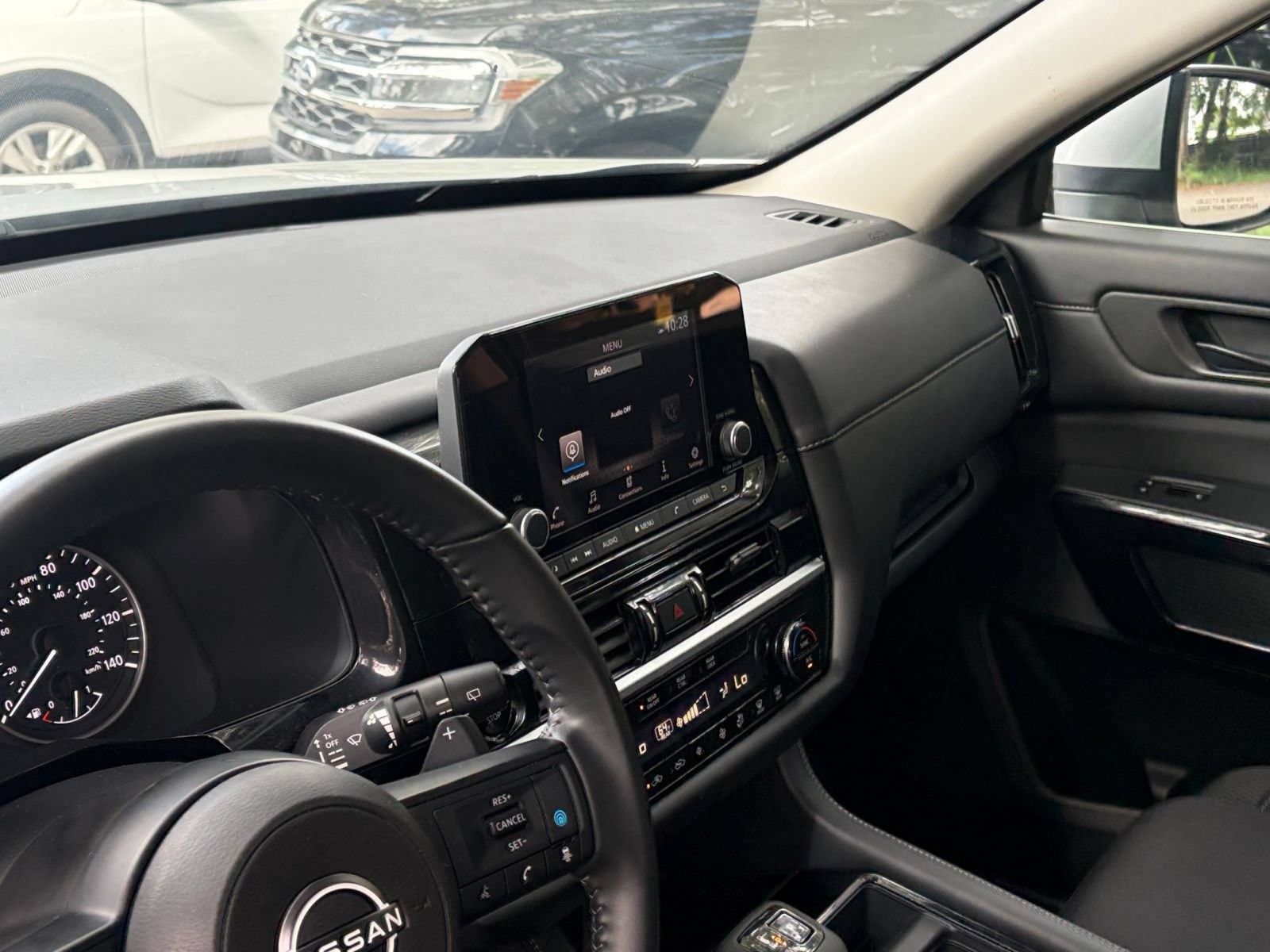 Used 2025 Nissan Pathfinder SV AWD/4WD image 36