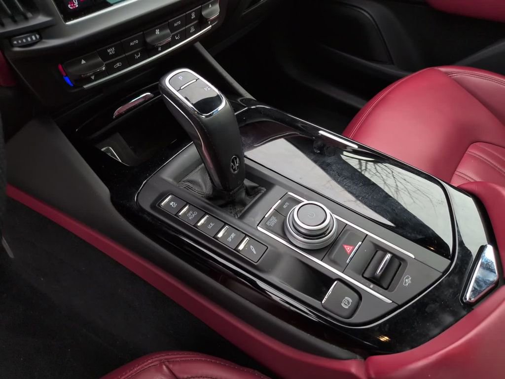 Used 2023 Maserati Levante GT image 28