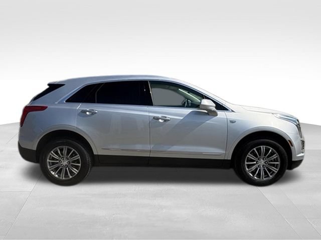 Used 2017 Cadillac XT5 Luxury w/ Driver Awareness Package FWD image 8