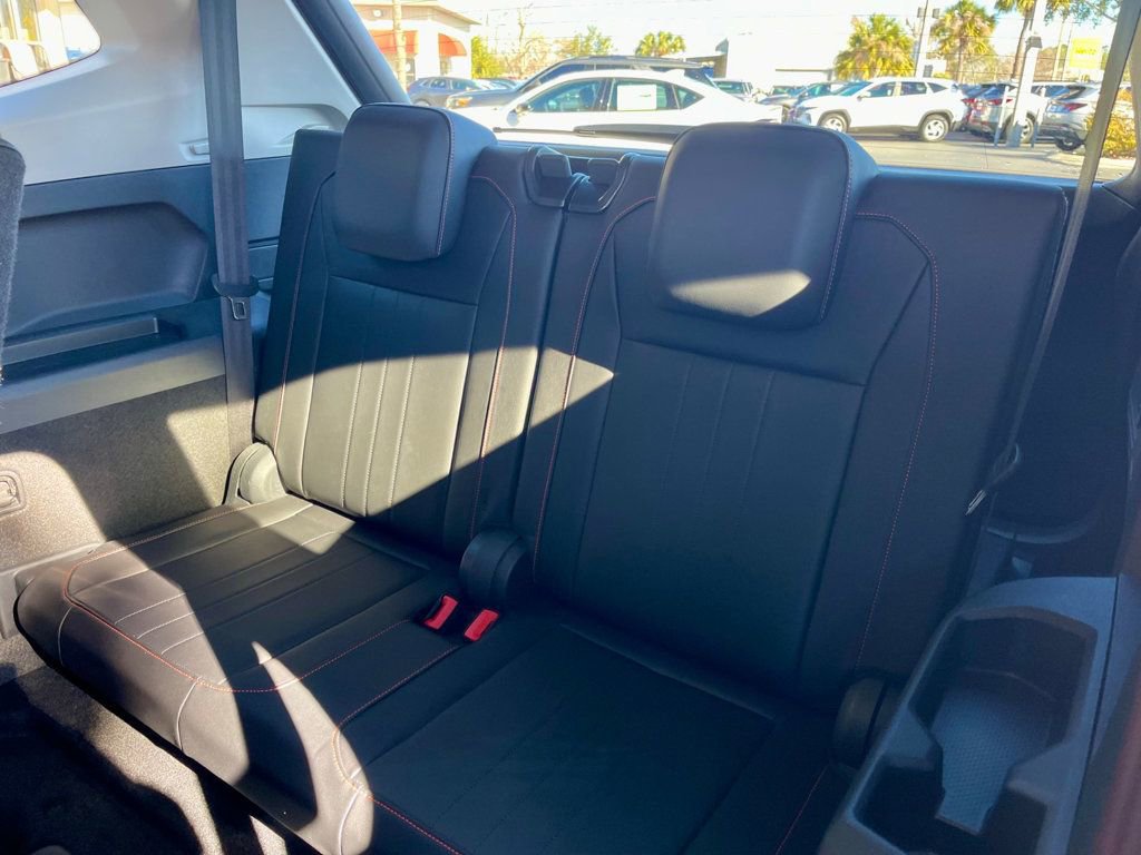 Used 2024 Volkswagen Tiguan Wolfsburg Edition image 13