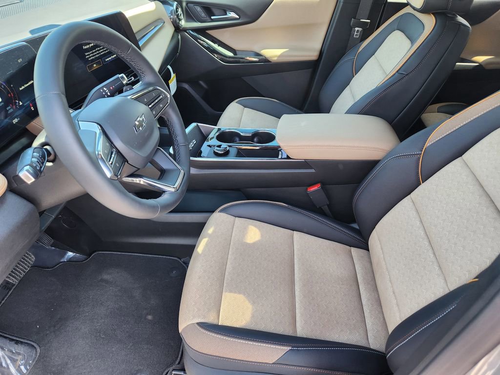 New 2026 Chevrolet Equinox ACTIV w/ Convenience Package III AWD/4WD image 8