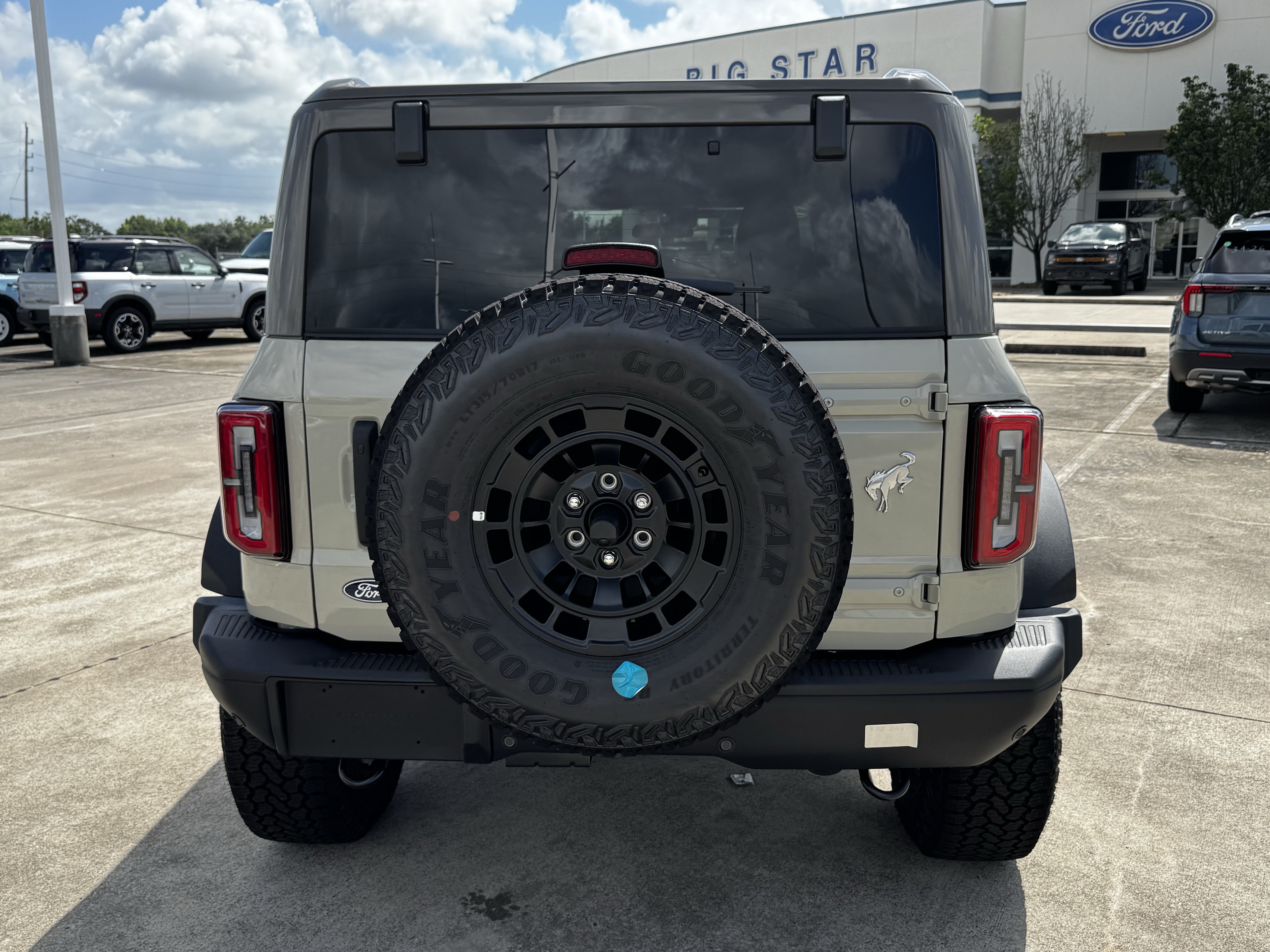 New 2026 Ford Bronco Badlands AWD/4WD image 9