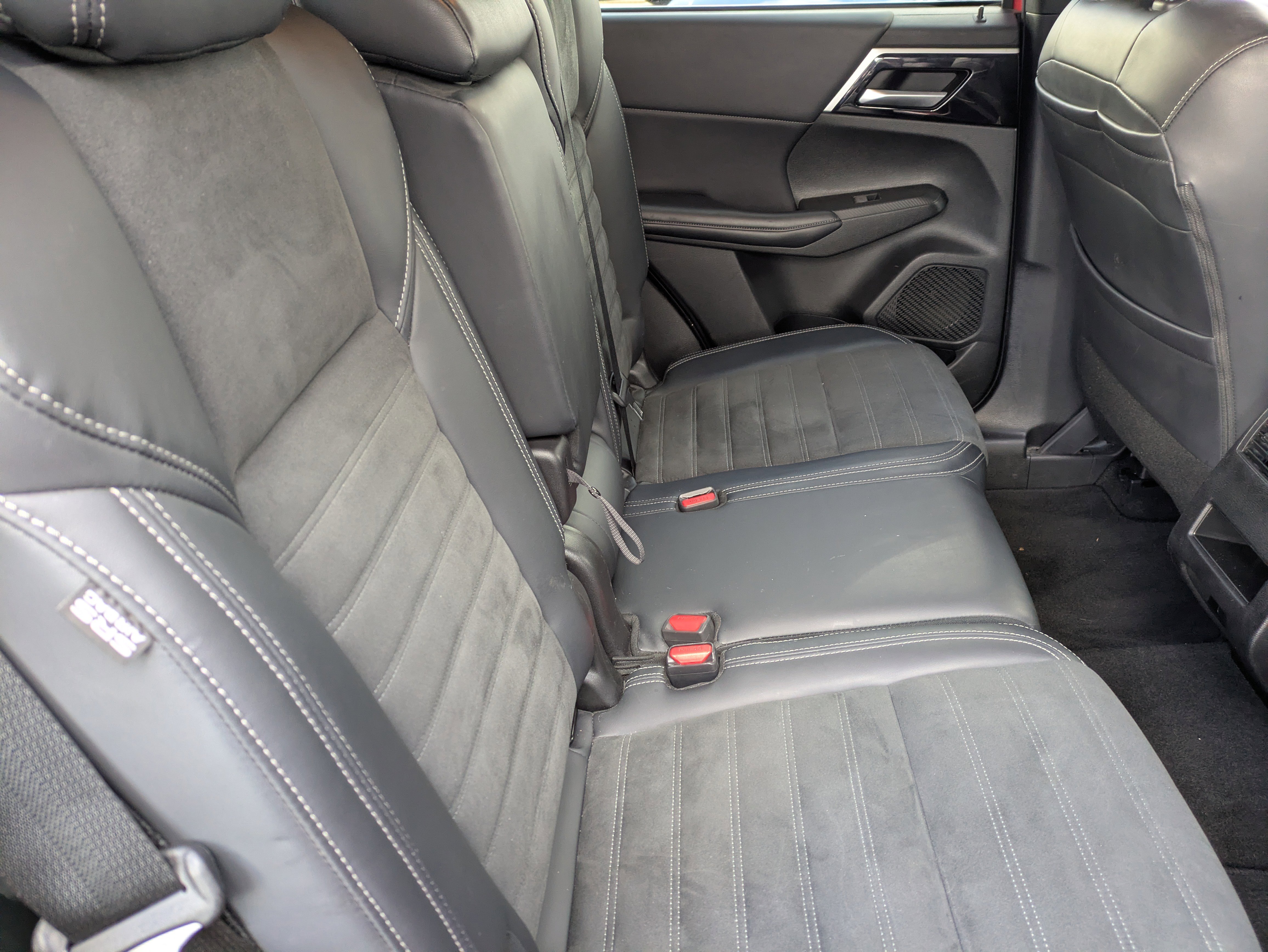 Used 2024 Mitsubishi Outlander SE image 14