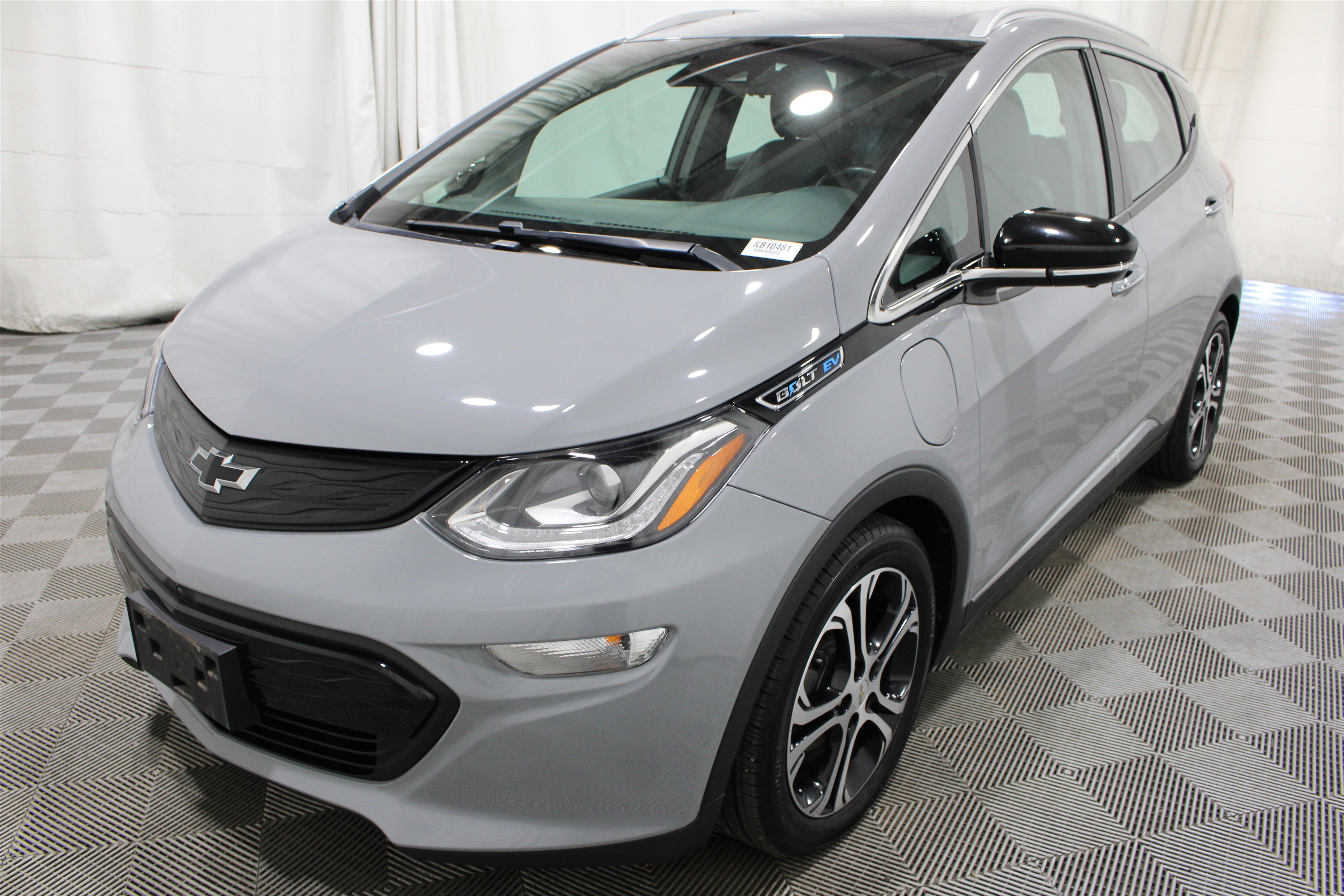 Used 2020 Chevrolet Bolt Premier w/ Infotainment Package FWD image 33