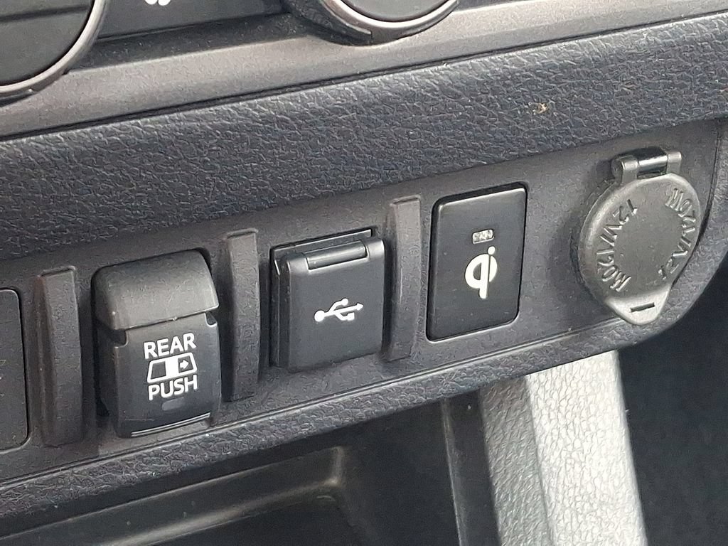 Used 2022 Toyota Tacoma TRD Off-Road AWD/4WD image 26