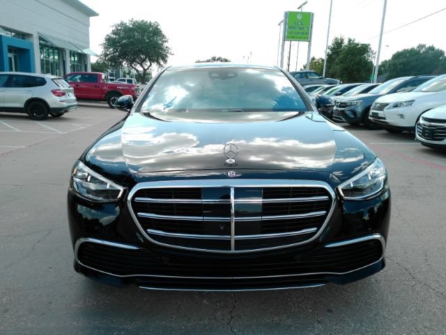 Used 2024 Mercedes-Benz S 580e 4MATIC Sedan image 3
