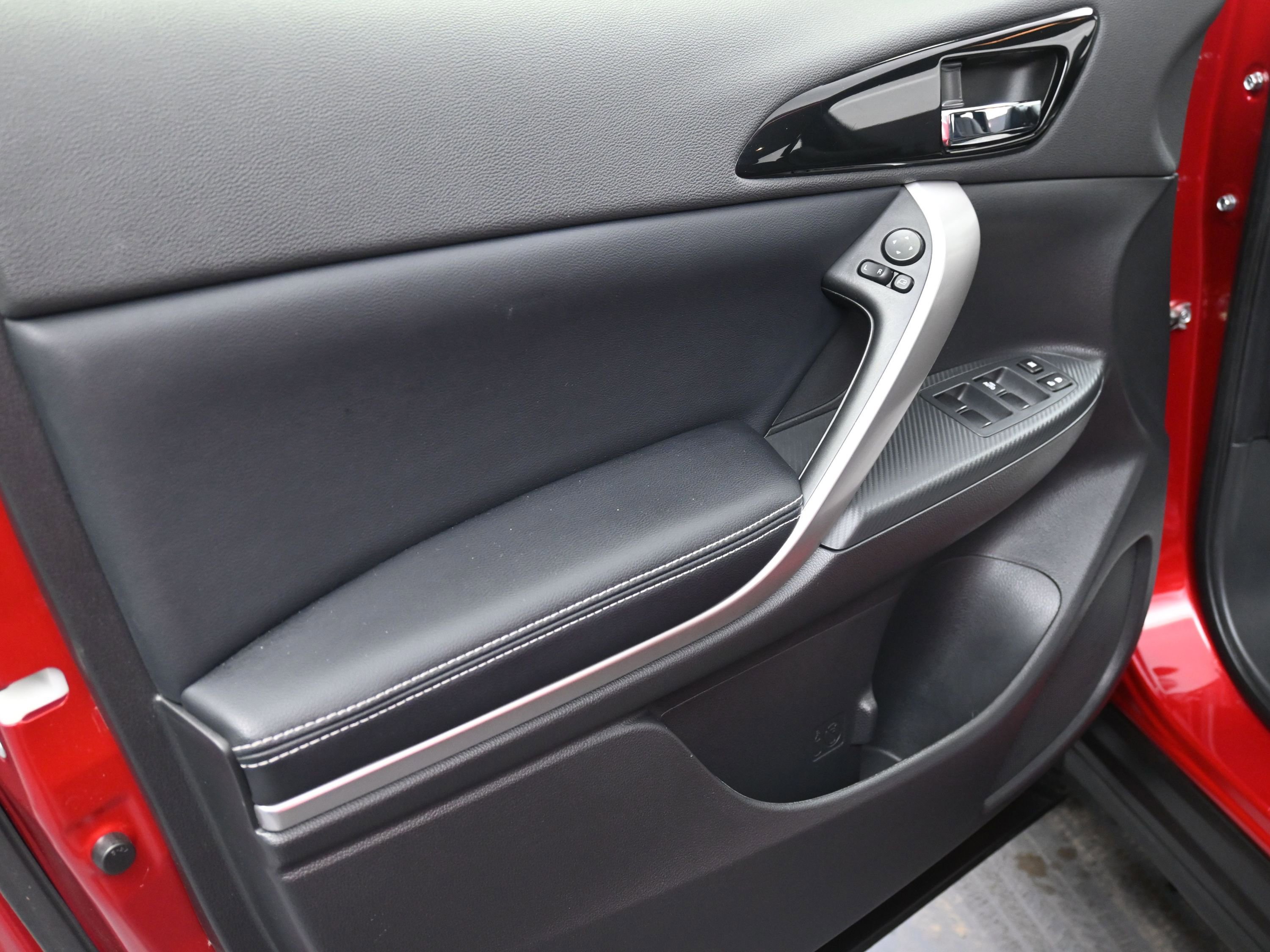 Used 2024 Mitsubishi Eclipse Cross SE image 16