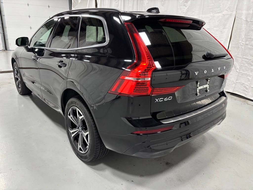 Used 2022 Volvo XC60 B5 Momentum w/ Climate Package AWD/4WD image 5
