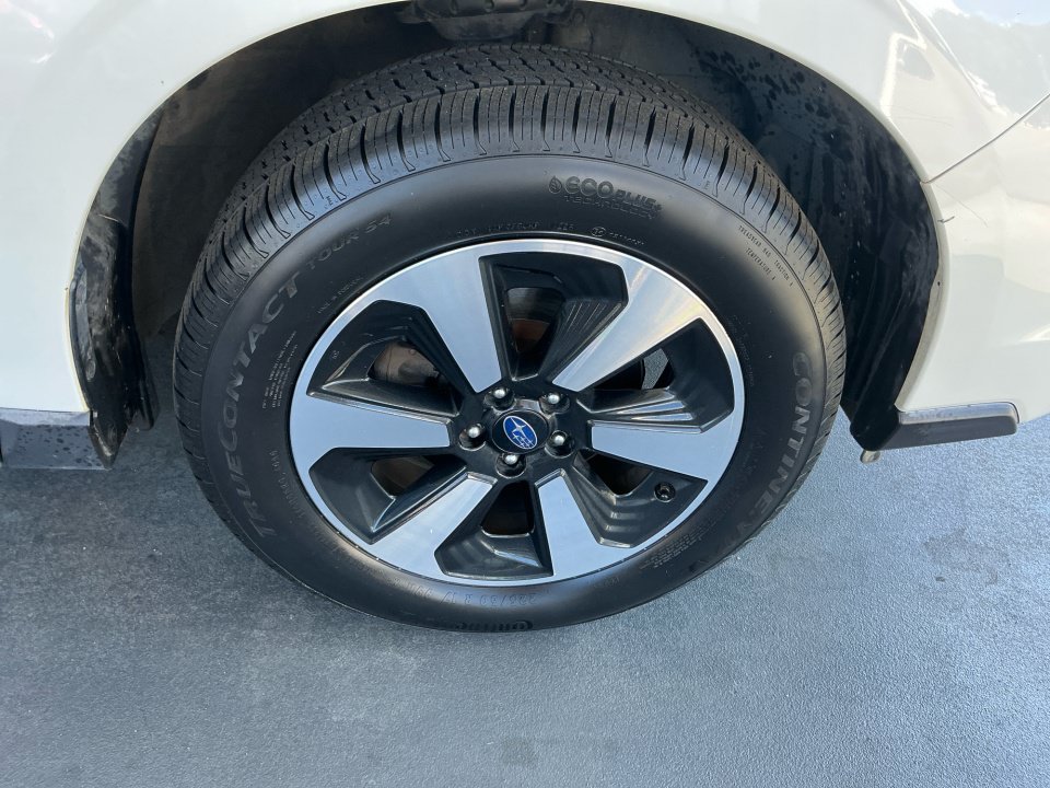 Used 2017 Subaru Forester 2.5i Limited AWD/4WD image 31