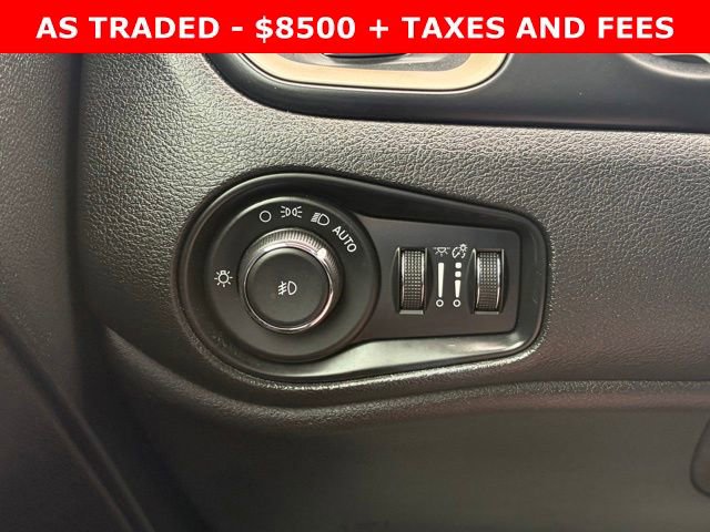 Used 2017 Jeep Renegade Latitude w/ Safety & Security Group FWD image 19