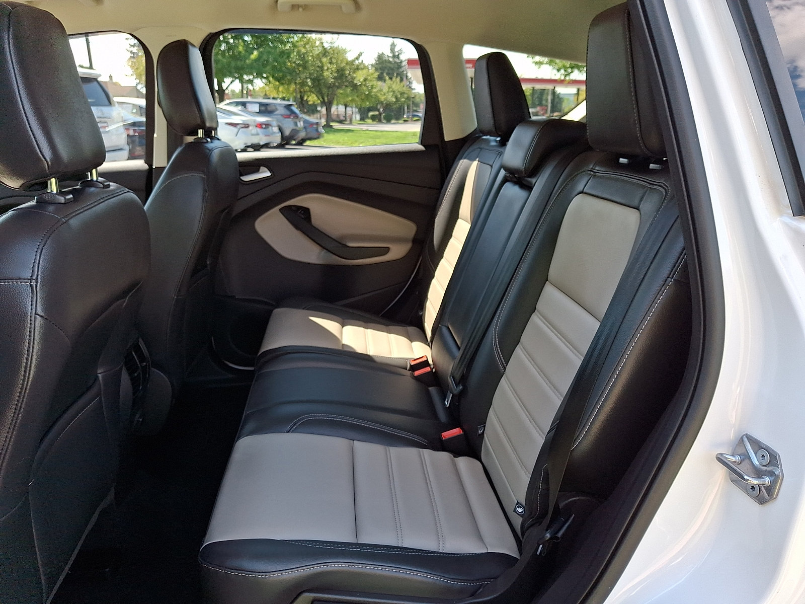 Used 2019 Ford Escape SEL AWD/4WD image 10