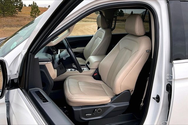 Used 2024 Ford Expedition Limited AWD/4WD image 21