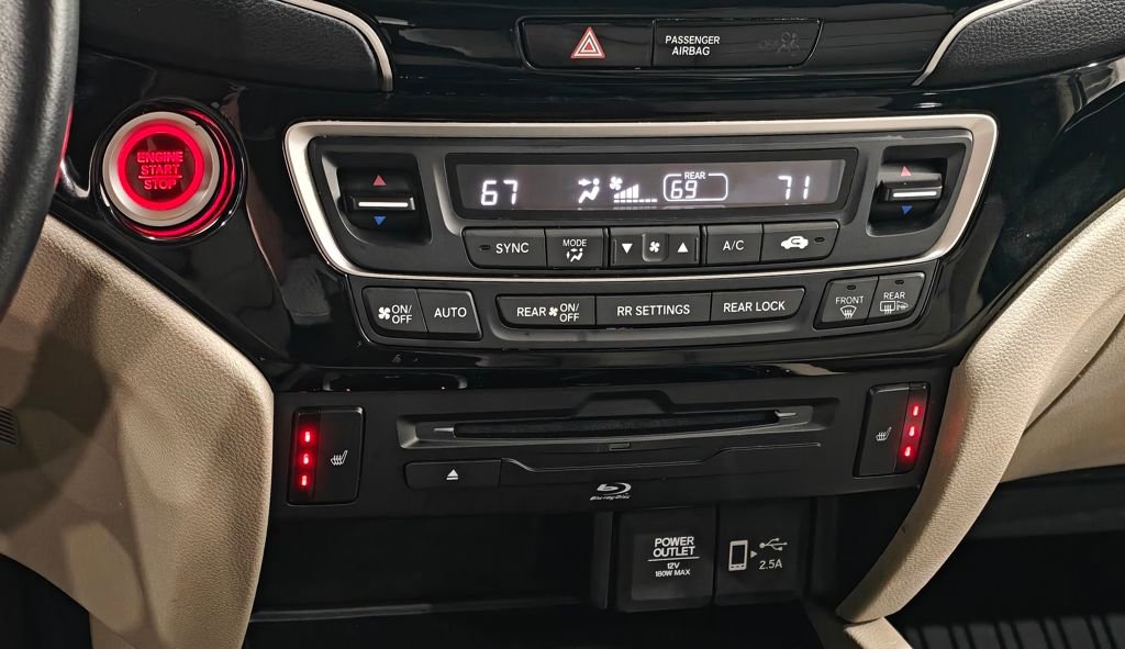 Used 2022 Honda Pilot Touring image 9