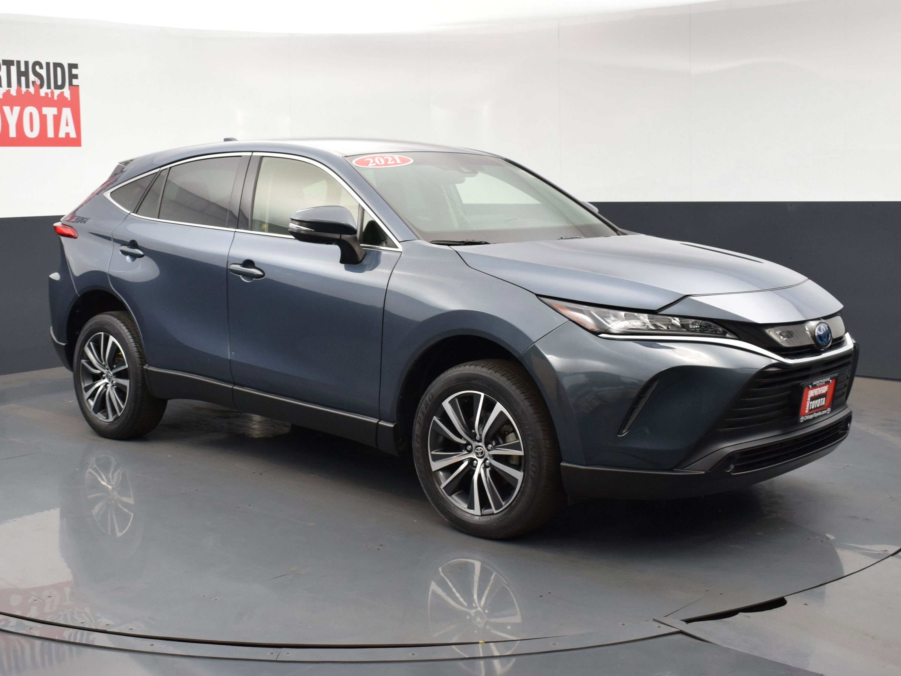 Used 2021 Toyota Venza LE image 6