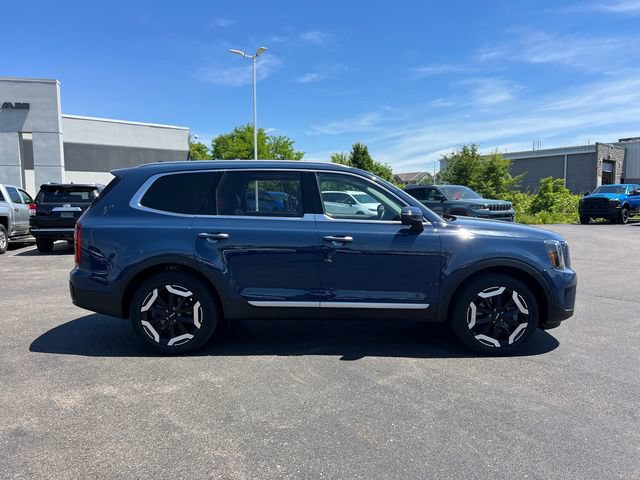 Used 2024 Kia Telluride S w/ S Sunroof Package FWD image 9
